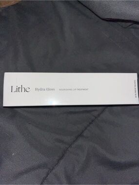 LITHE Hydra Gloss Peptides Nourishing Lip Treatment -beautiful pink color.